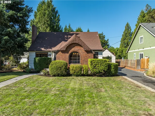 $697,500 | 10475 Southeast 37th Avenue, Milwaukie, OR 97222