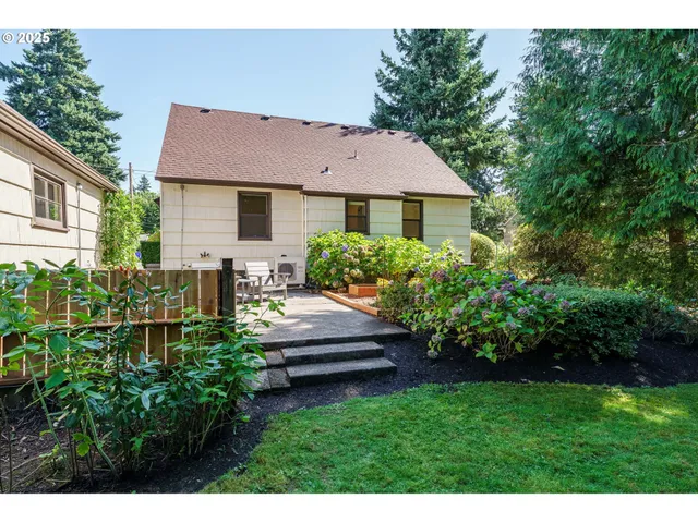 $697,500 | 10475 Southeast 37th Avenue, Milwaukie, OR 97222