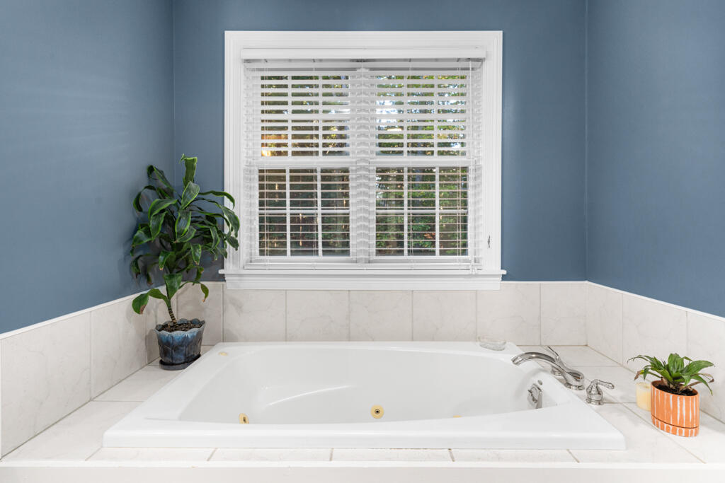 11 Fox Run Road Falmouth, ME 04105 - Photo 53 of 77 20251009-DSC08632