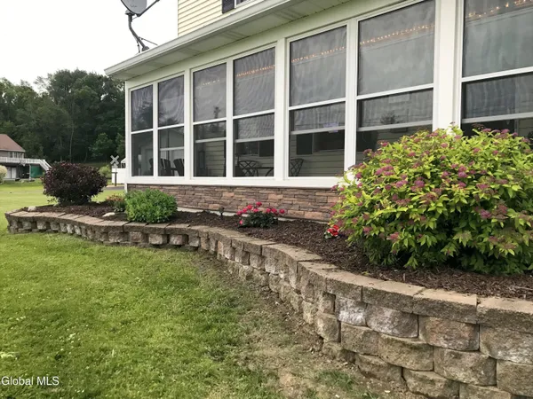 $519,000 | 70 Island View Road, Colonie, NY 12047