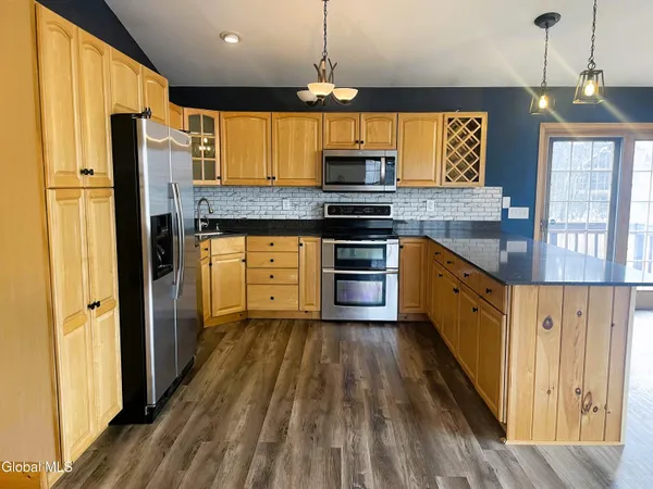 $519,000 | 70 Island View Road, Colonie, NY 12047