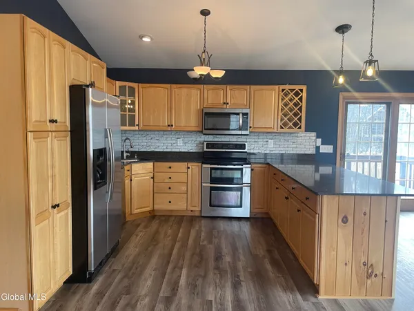 $519,000 | 70 Island View Road, Colonie, NY 12047