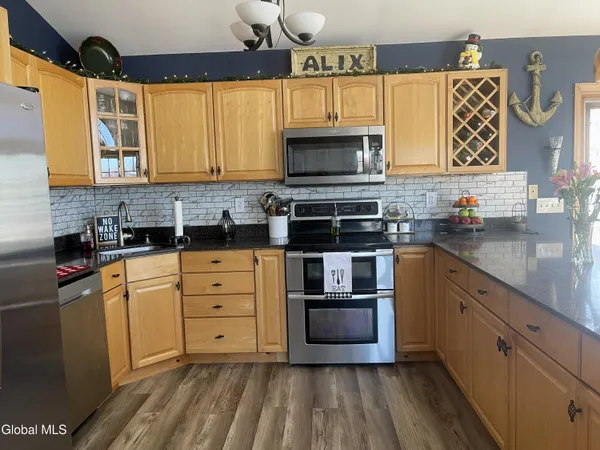 $519,000 | 70 Island View Road, Colonie, NY 12047