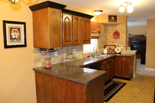 1090 Molitor Road Aurora, IL 60505 - Photo 2 of 20