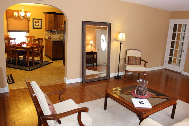 1090 Molitor Road Aurora, IL 60505 - Photo 6 of 20