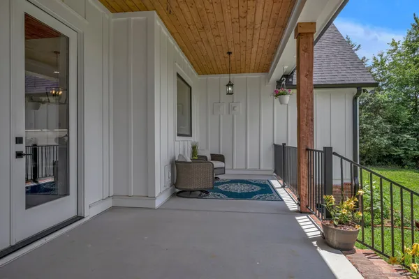 $1,050,000 | 445 Old Pond Lane, Dickson, TN 37055