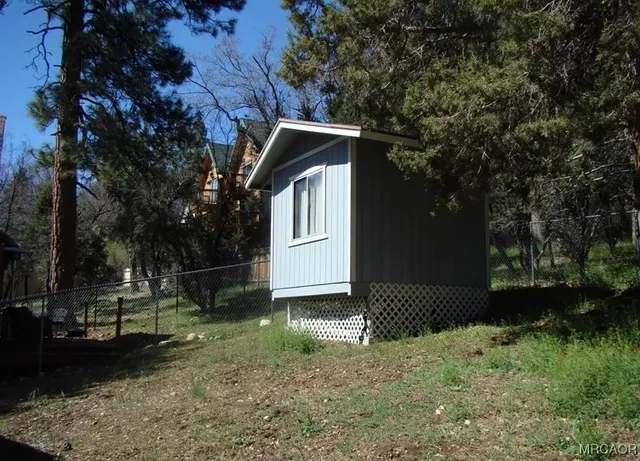 $512,900 | 230 Vista Avenue, Sugarloaf, CA 92386