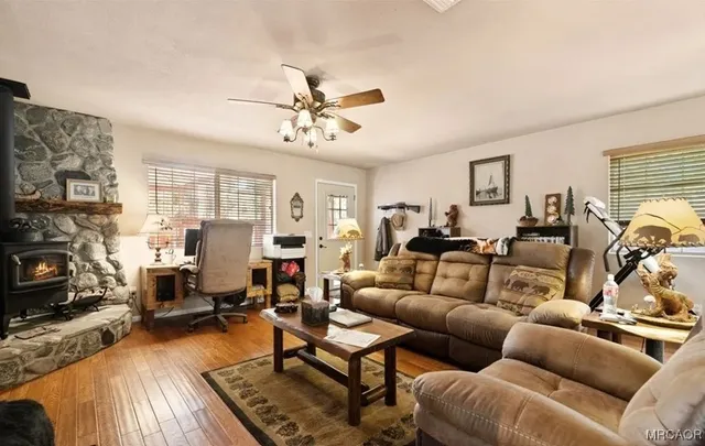 $512,900 | 230 Vista Avenue, Sugarloaf, CA 92386