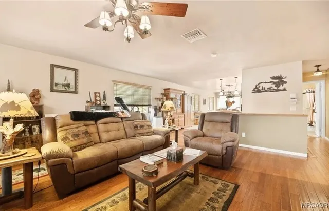 $512,900 | 230 Vista Avenue, Sugarloaf, CA 92386