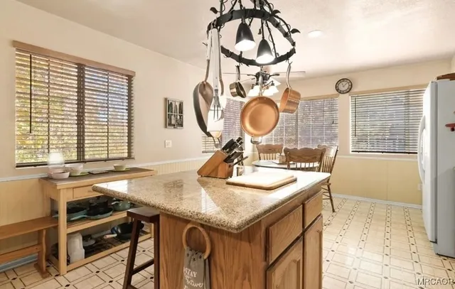 $512,900 | 230 Vista Avenue, Sugarloaf, CA 92386