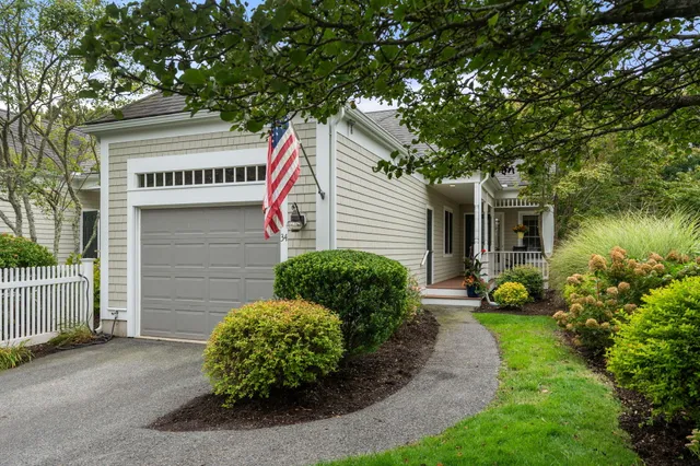 $679,000 | 34 Turnberry Road, Unit 34, Bourne, MA 02532