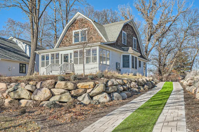 $5,500 | 1045 Lake Street East, Wayzata, MN 55391