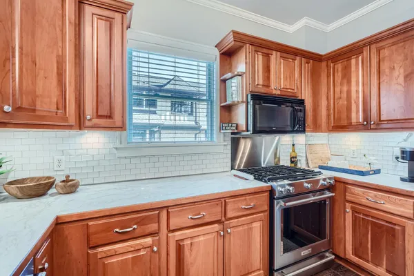 $5,500 | 1045 Lake Street East, Wayzata, MN 55391