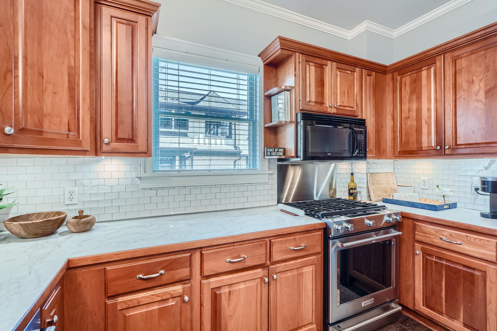 1045 Lake Street East Wayzata, MN 55391 - Photo 11 of 27