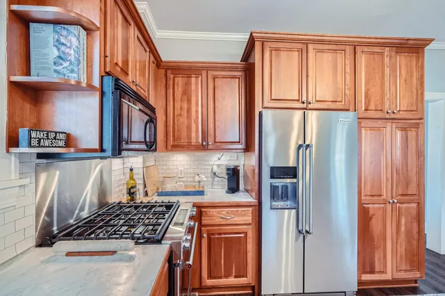 $5,500 | 1045 Lake Street East, Wayzata, MN 55391