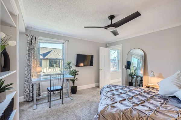 $5,500 | 1045 Lake Street East, Wayzata, MN 55391