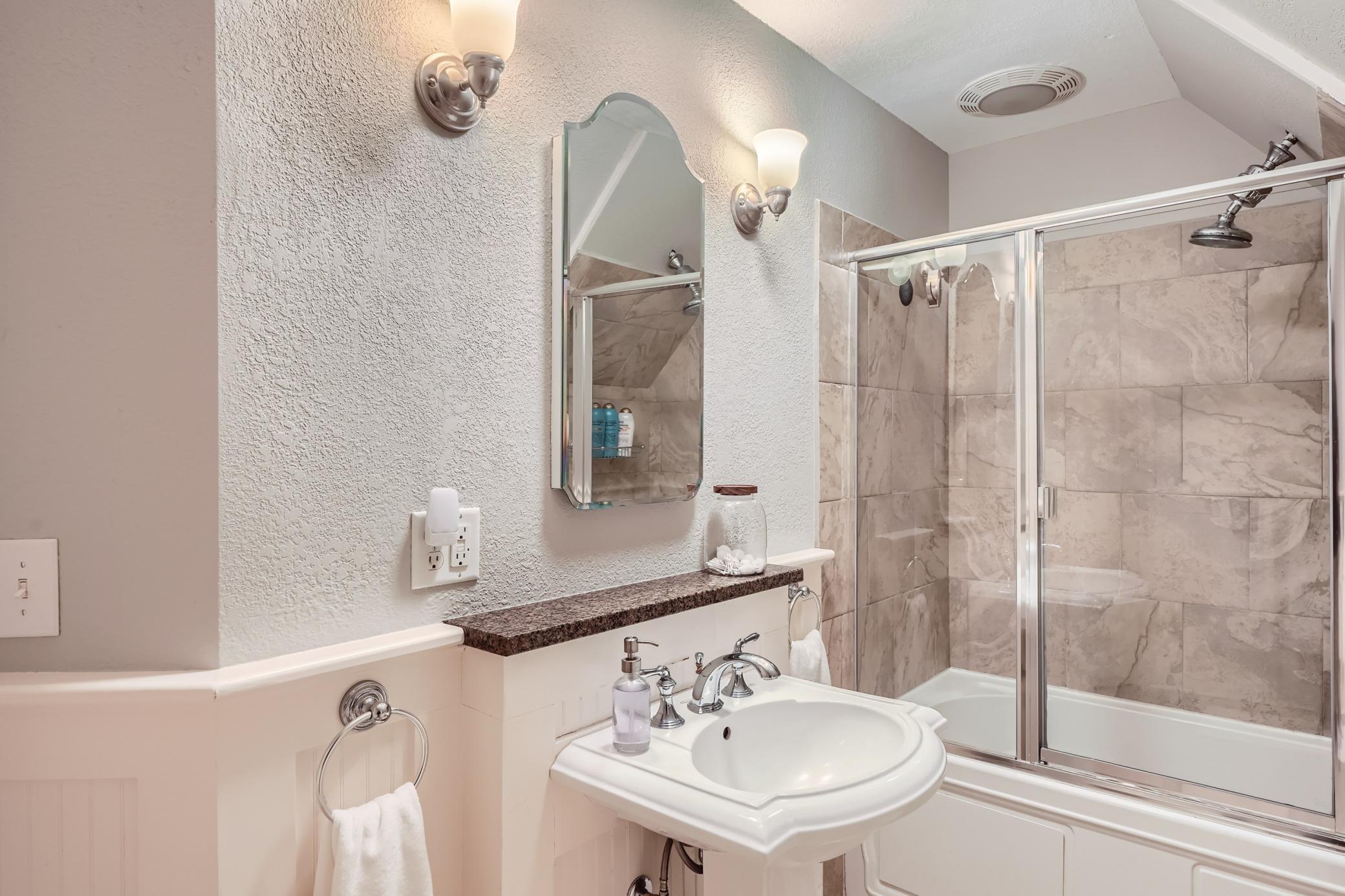 1045 Lake Street East Wayzata, MN 55391 - Photo 20 of 27