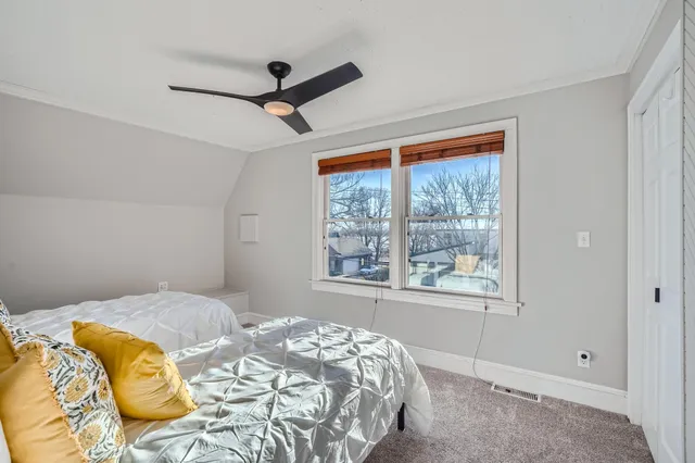 $5,500 | 1045 Lake Street East, Wayzata, MN 55391