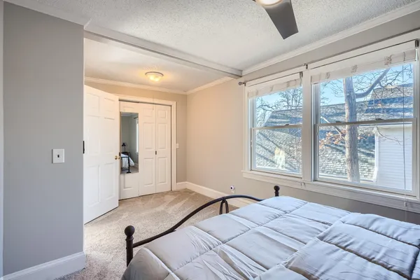 $5,500 | 1045 Lake Street East, Wayzata, MN 55391