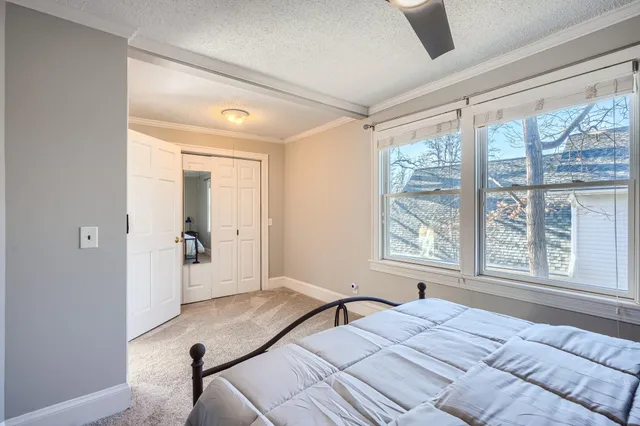 $5,500 | 1045 Lake Street East, Wayzata, MN 55391