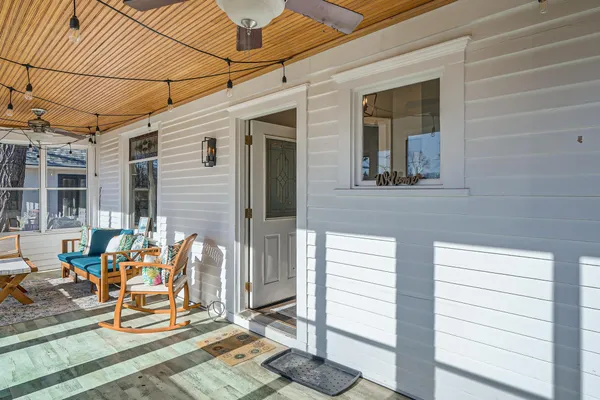 $5,500 | 1045 Lake Street East, Wayzata, MN 55391