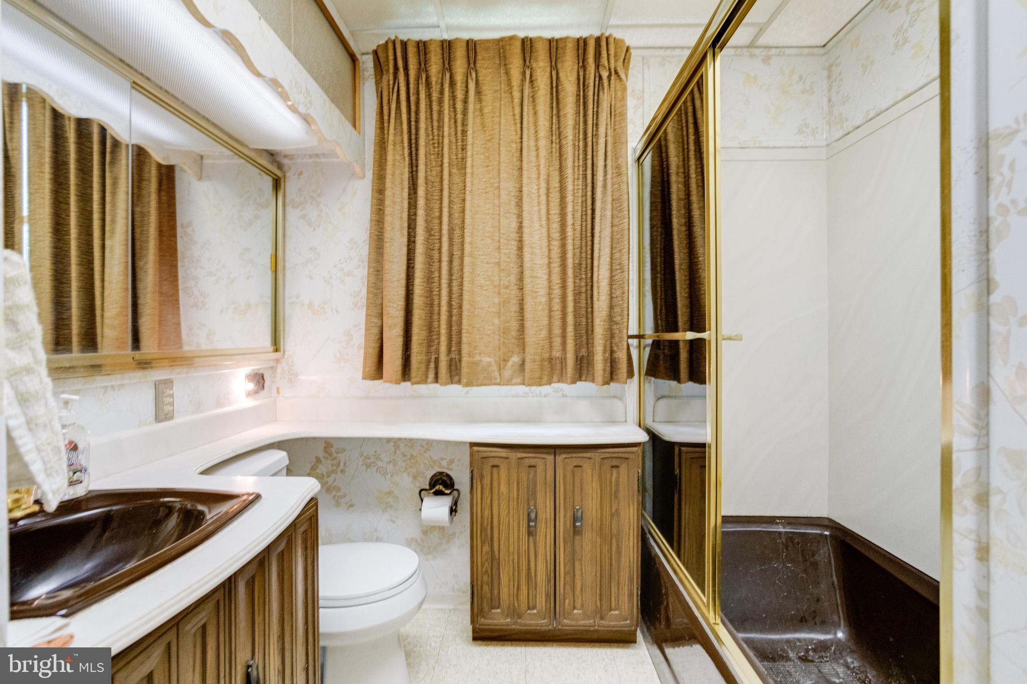 4422 Silver Spring Road Perry Hall, MD 21236 - Photo 32 of 56 Vintage Full Bath on main level