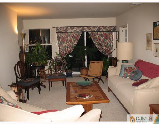 4 Rumson Road Kendall Park, NJ 08824 - Photo 4 of 9 Gallery Image 4