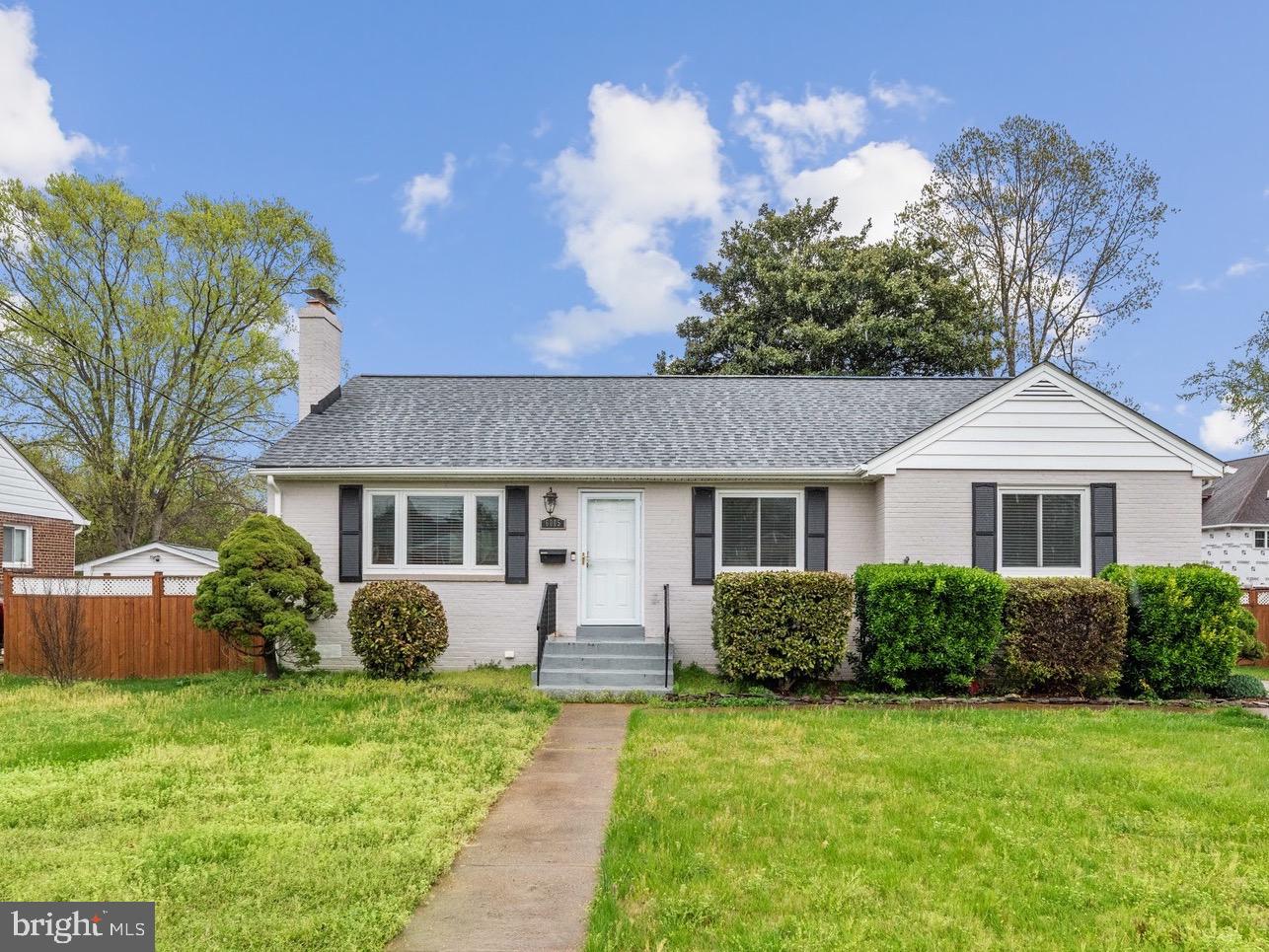 6005 Amherst Avenue Springfield, VA 22150 - Photo 1 of 34 Gallery Image 1