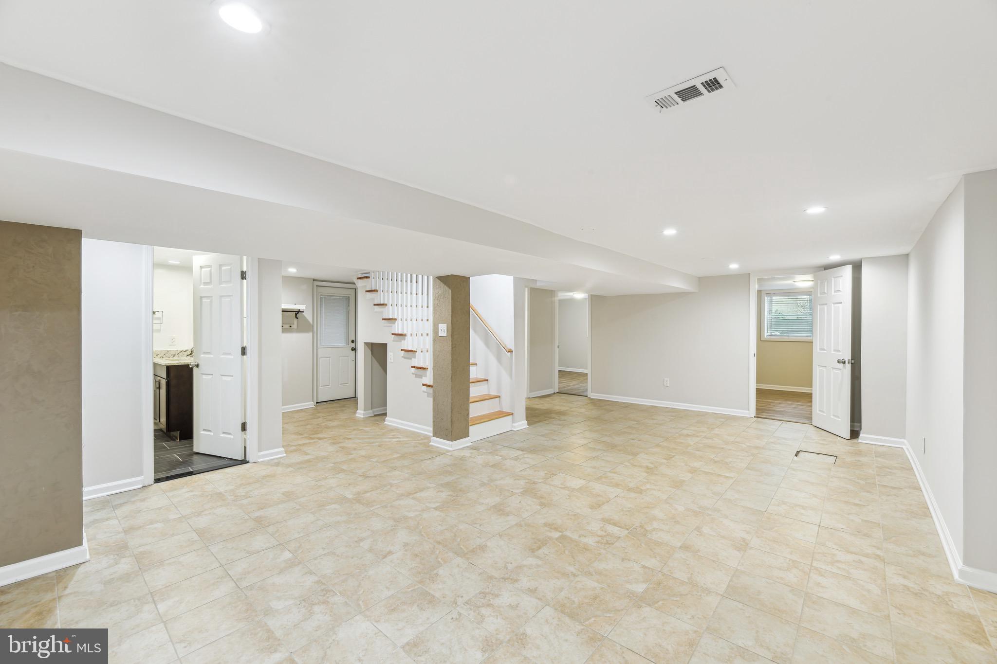 6005 Amherst Avenue Springfield, VA 22150 - Photo 22 of 34 Lower Level Living Space