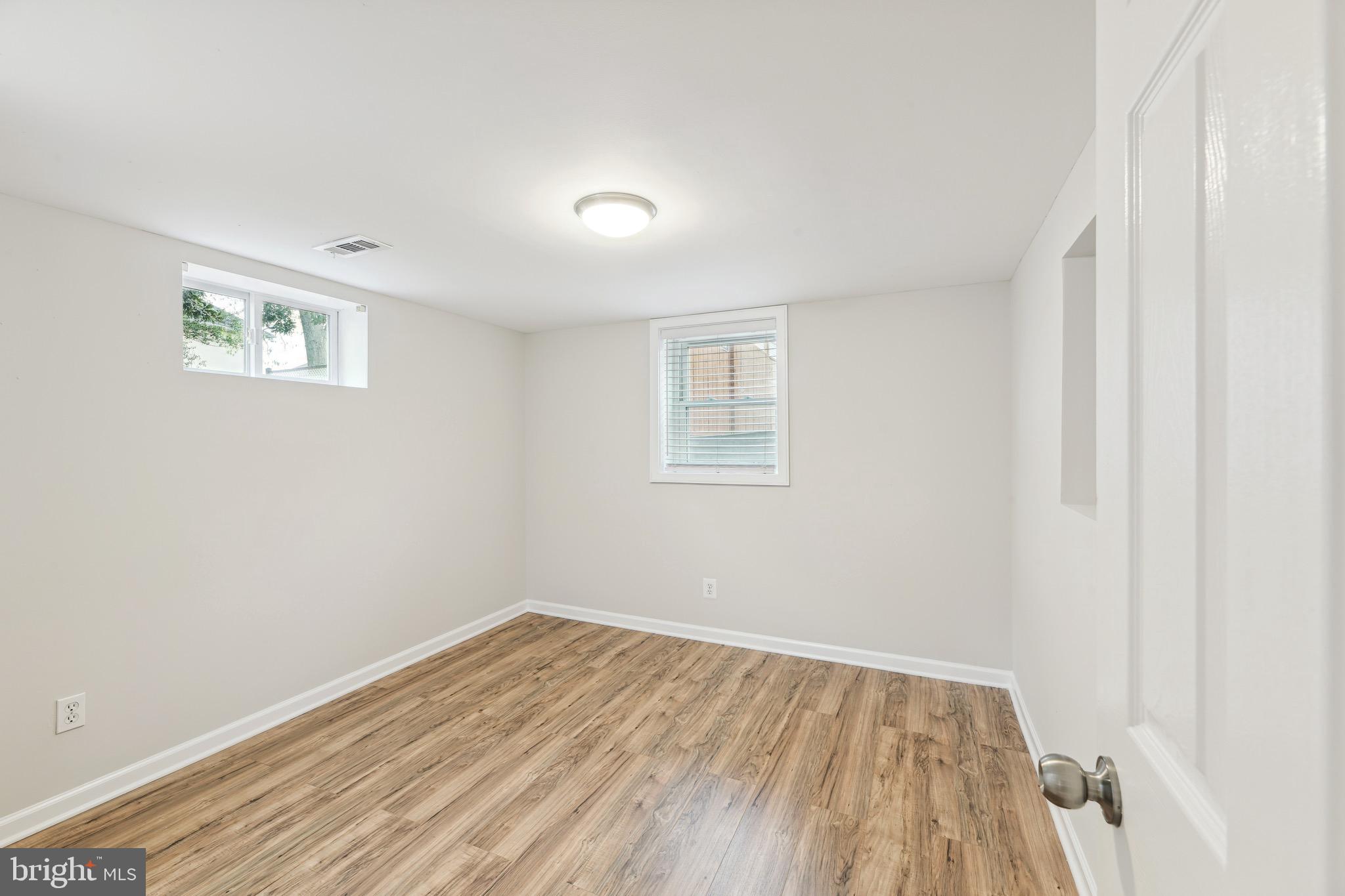 6005 Amherst Avenue Springfield, VA 22150 - Photo 23 of 34 Bedroom 4