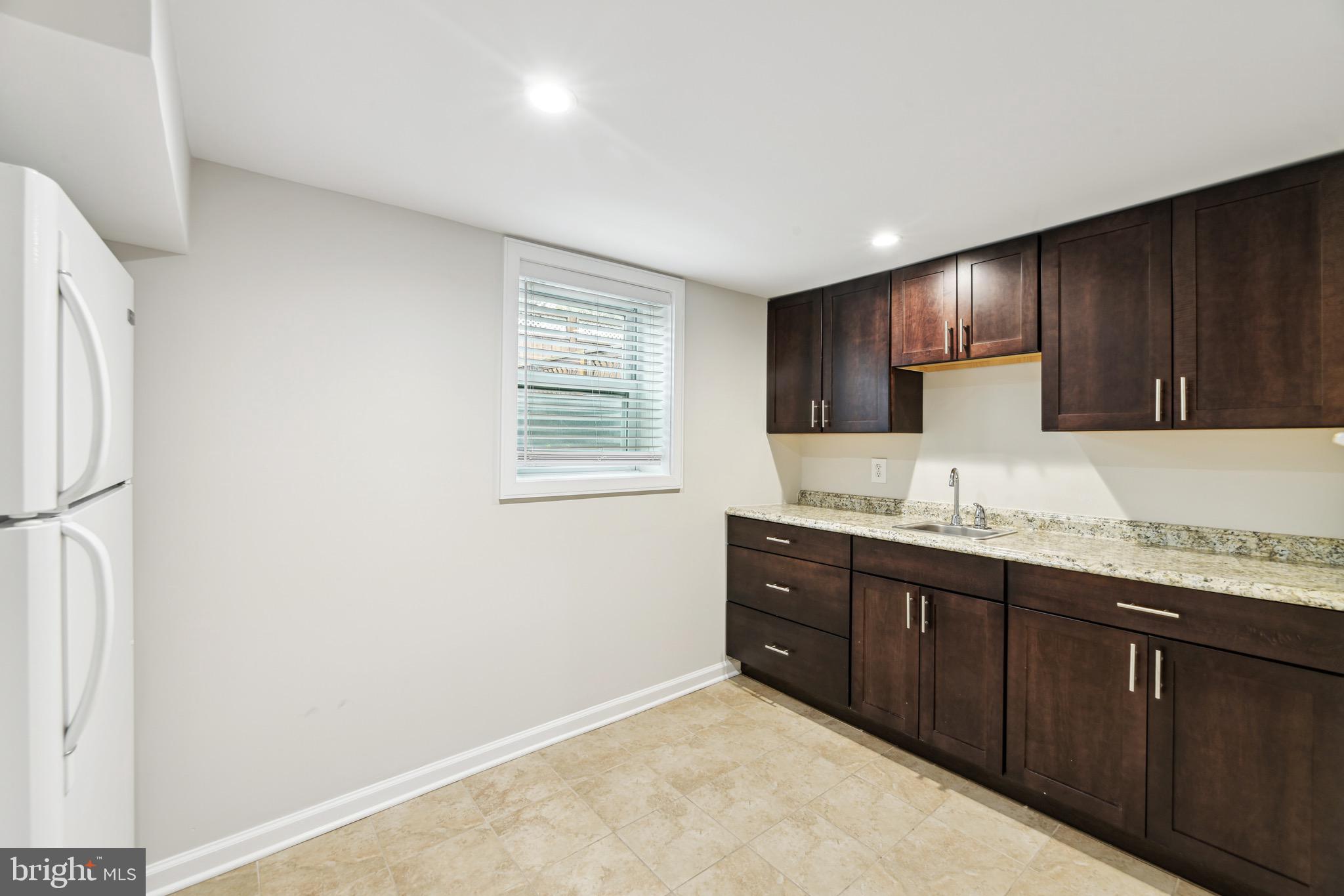 6005 Amherst Avenue Springfield, VA 22150 - Photo 25 of 34 Lower Level Kitchenette