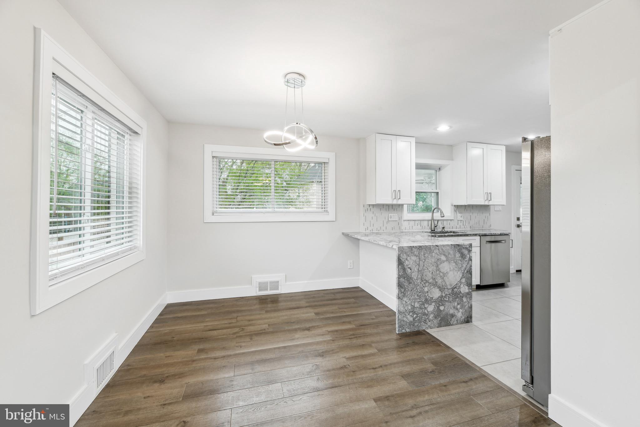 6005 Amherst Avenue Springfield, VA 22150 - Photo 8 of 34 Dining Area