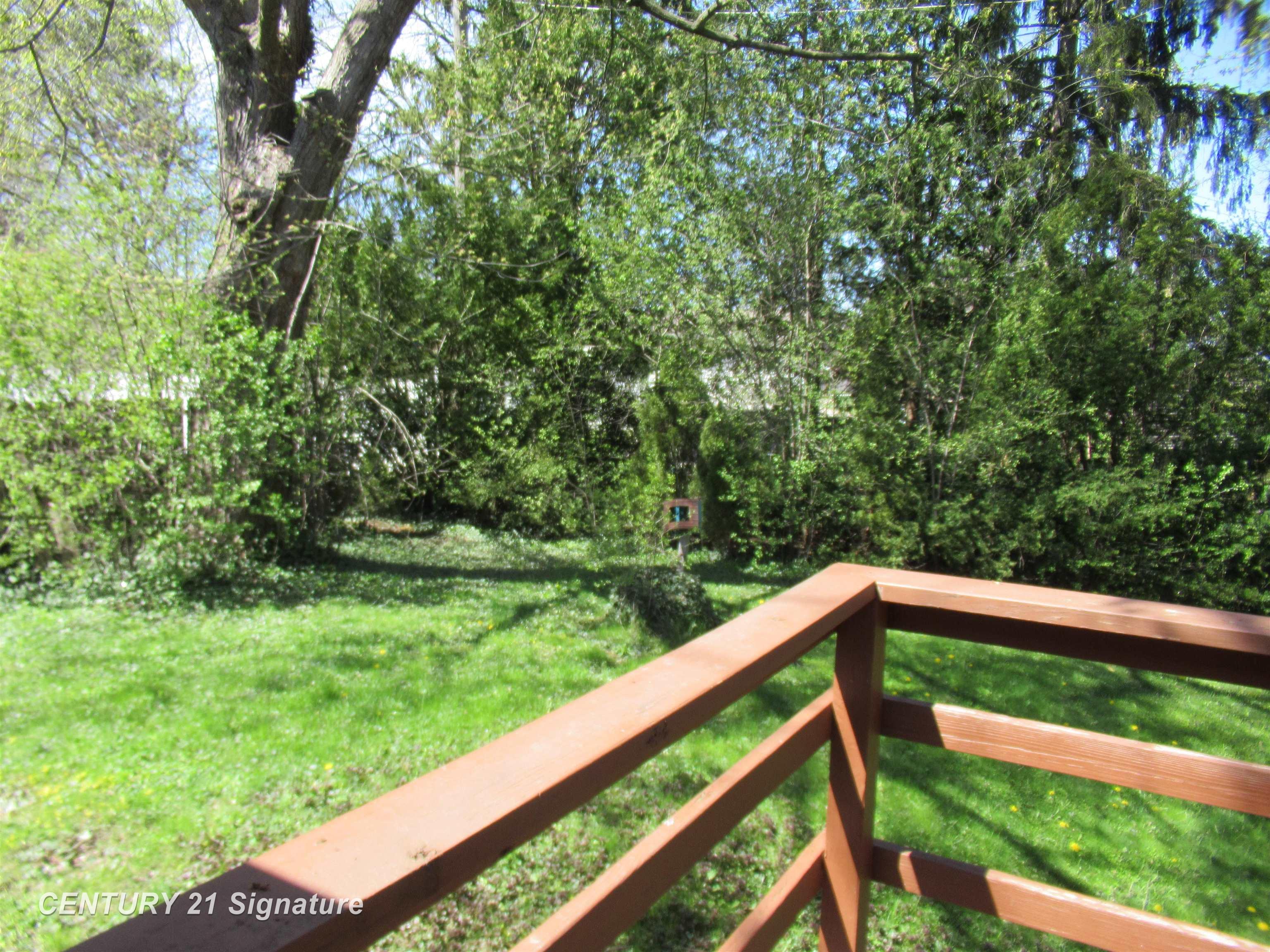 131 East River Road Flushing, MI 48433 - Photo 26 of 32