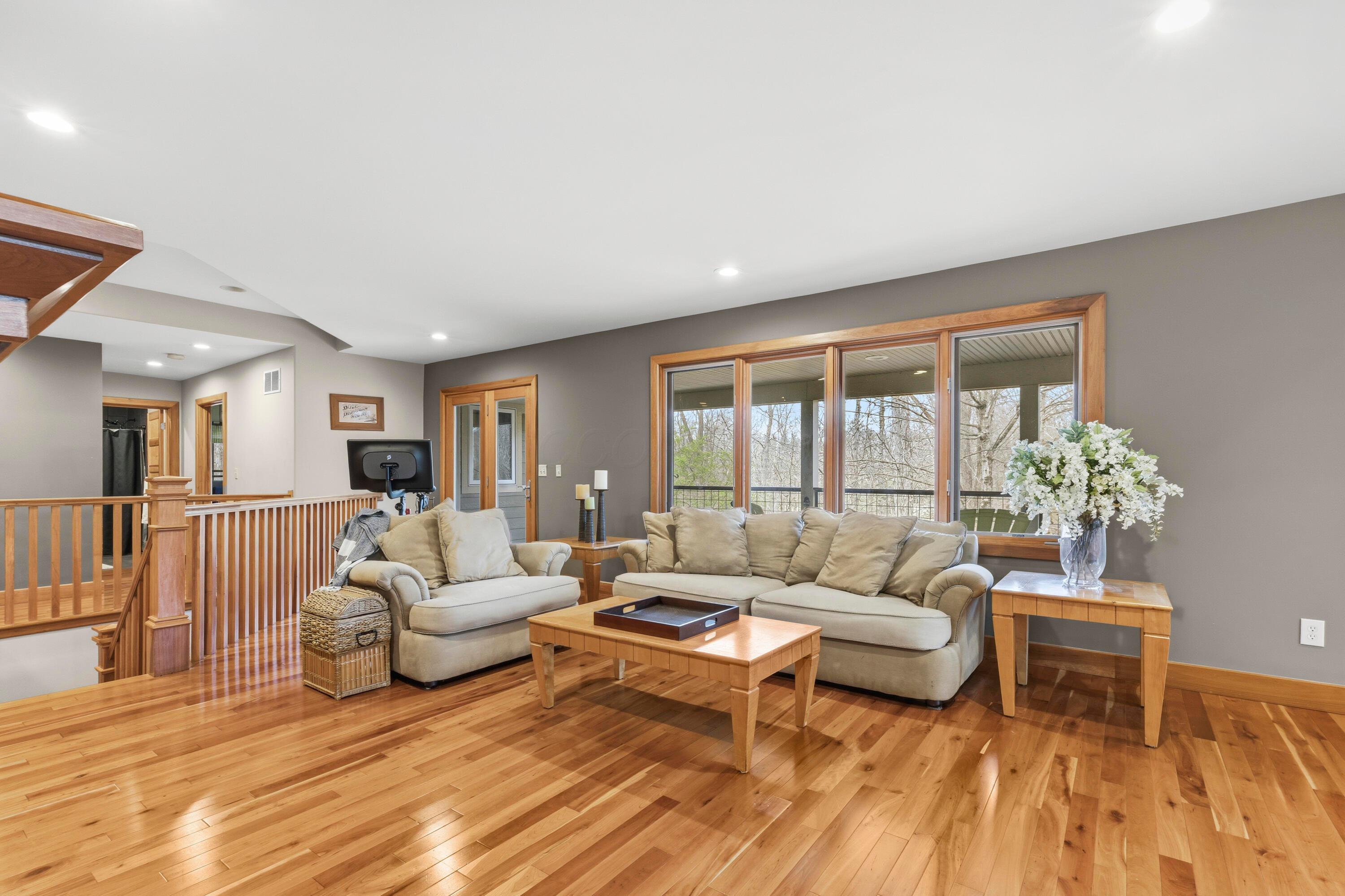 7860 Schott Road Westerville, OH 43081 - Photo 30 of 71 29. Living Room