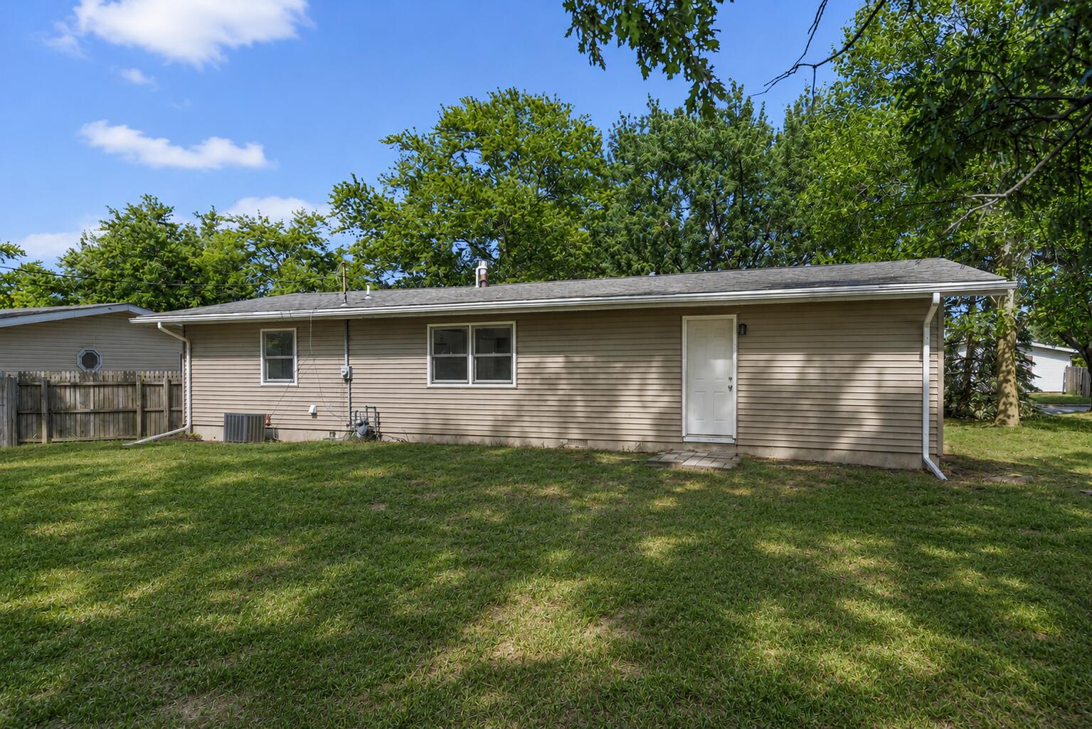 504 Robyn Road Valparaiso, IN 46385 - Photo 19 of 19 1535x1025