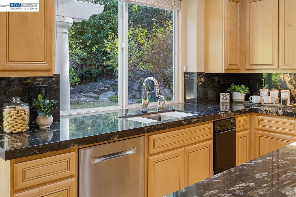 3 Crested Oak Court San Ramon, CA 94583 - Photo 18 of 77 Gallery Image 18