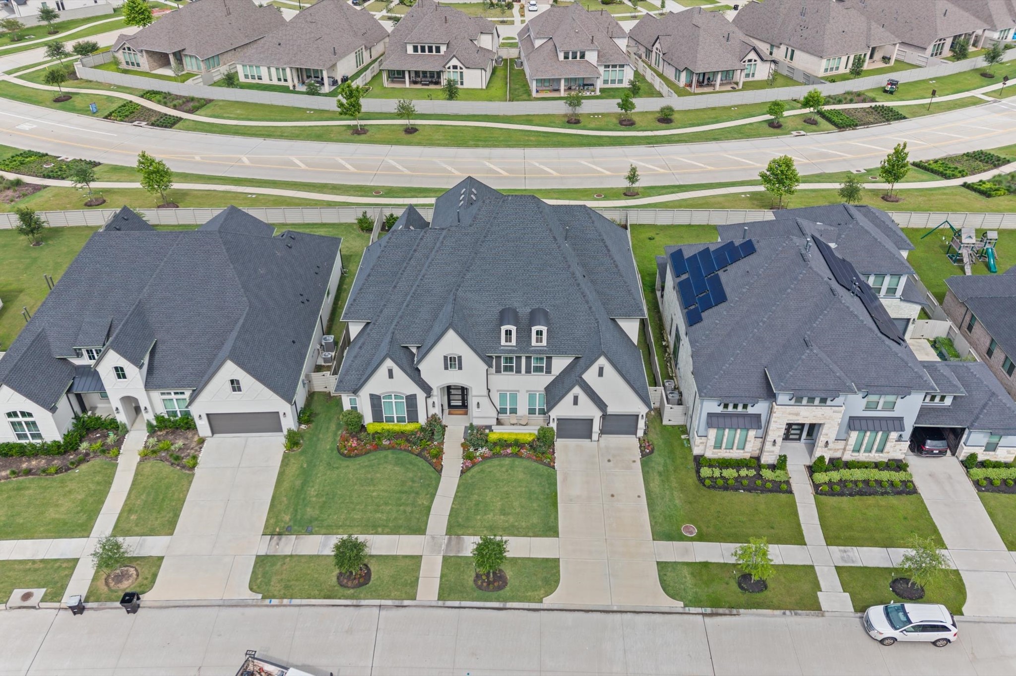 4923 Grapevine Lane Manvel, TX 77578 - Photo 48 of 49 an aerial view of a house with a outdoor space