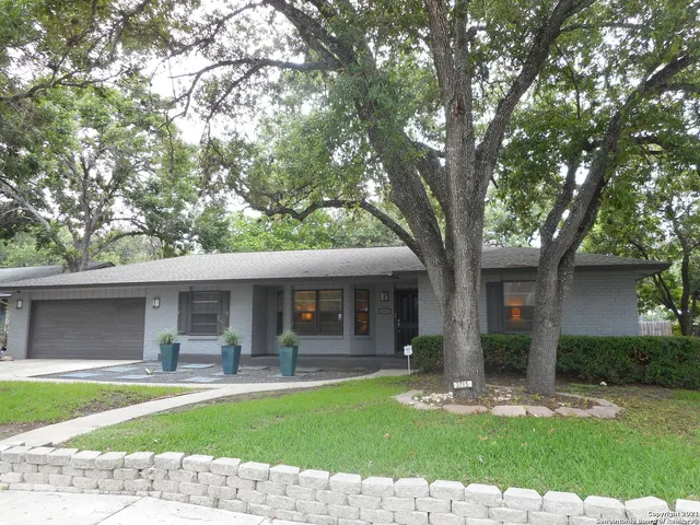 $2,400 | 3715 Twisted Oaks Drive, San Antonio, TX 78217