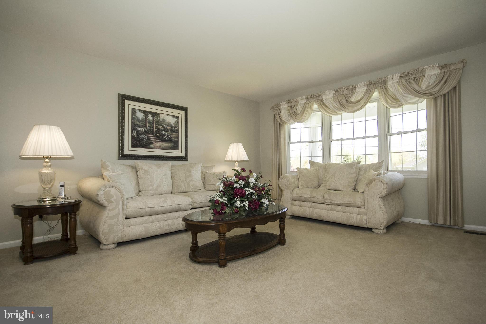 1118 Seneca Road Middle River, MD 21220 - Photo 4 of 30 Living Rm w/Plush Carpeting
