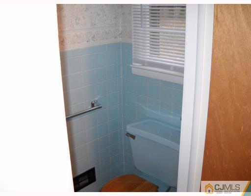 58 Corona Road East Brunswick, NJ 08816 - Photo 8 of 10 Gallery Image 8