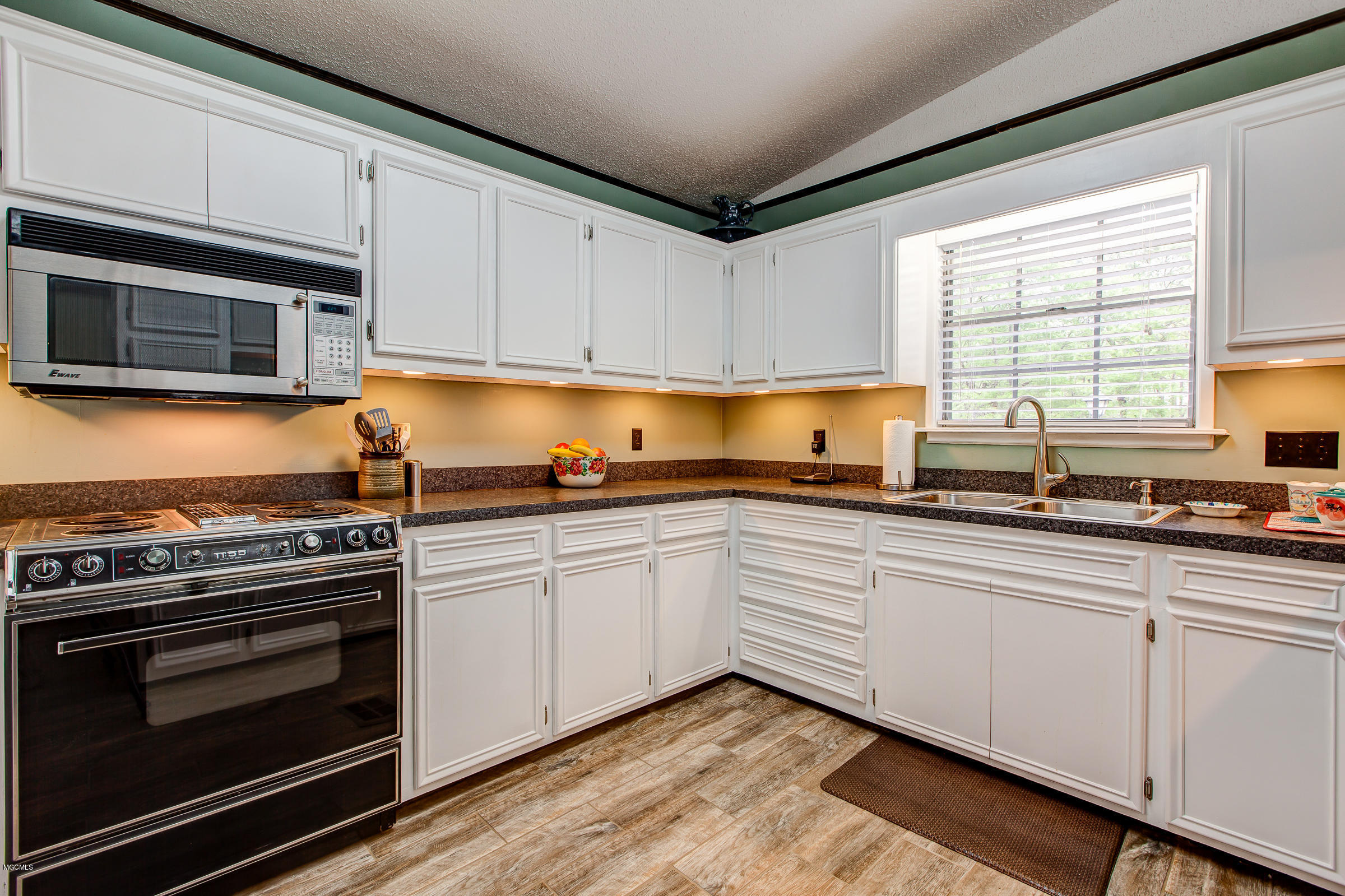 16276 Shaw Road Gulfport, MS 39503 - Photo 7 of 49 16276Shaw-11