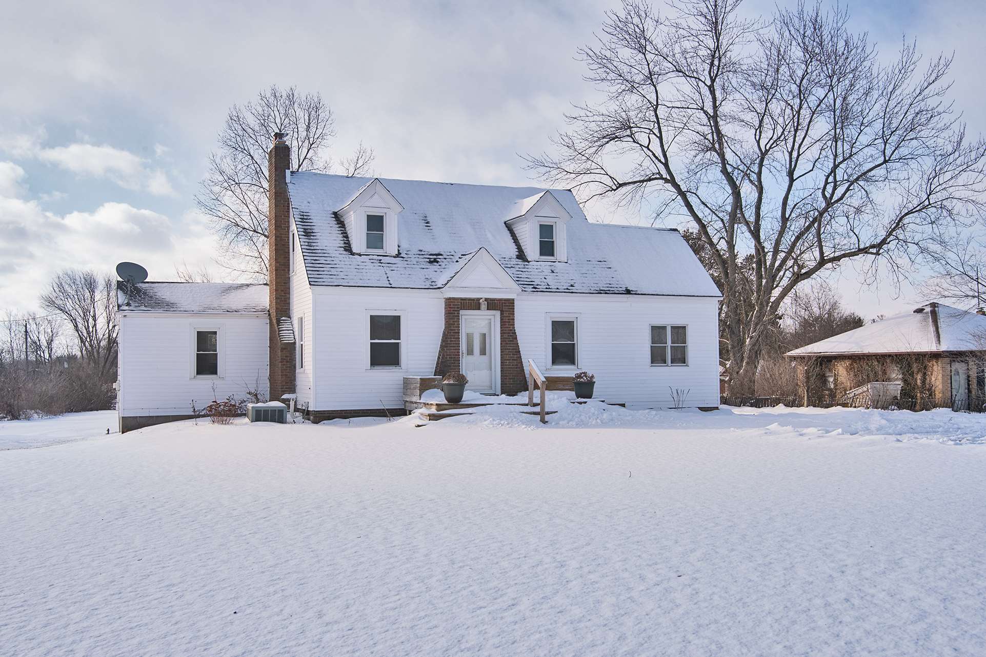 12226 Leo Road Fort Wayne, IN 46845 - Photo 2 of 22