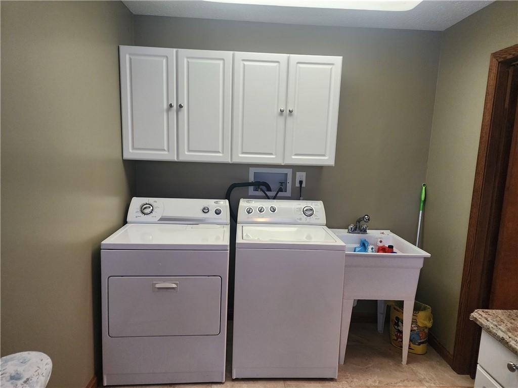 128 Greenfield Road New Castle, PA 16105 - Photo 11 of 30 1st floor Laundry