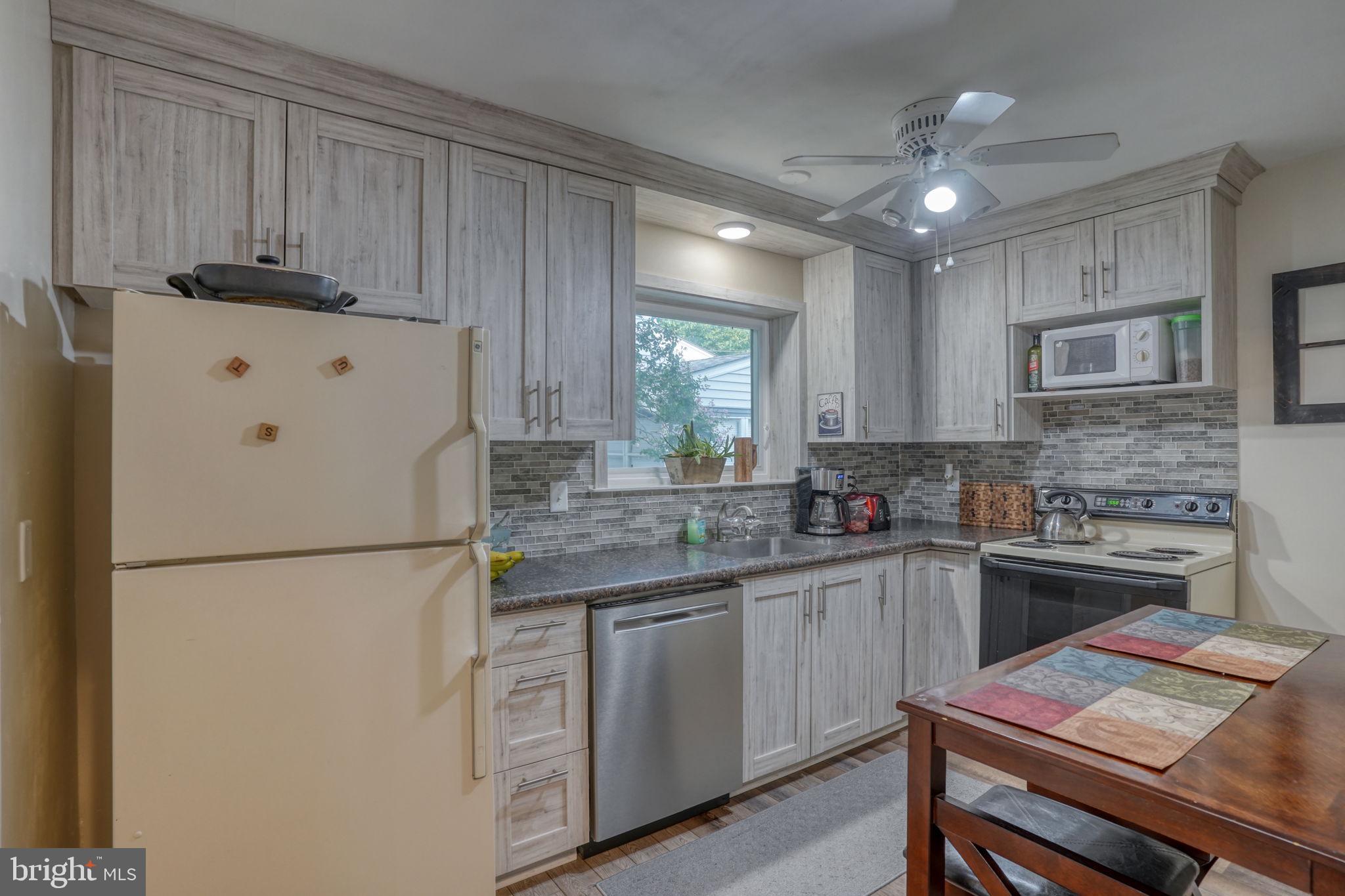 46 Rodney Road Dover, DE 19901 - Photo 15 of 48 Kitchen