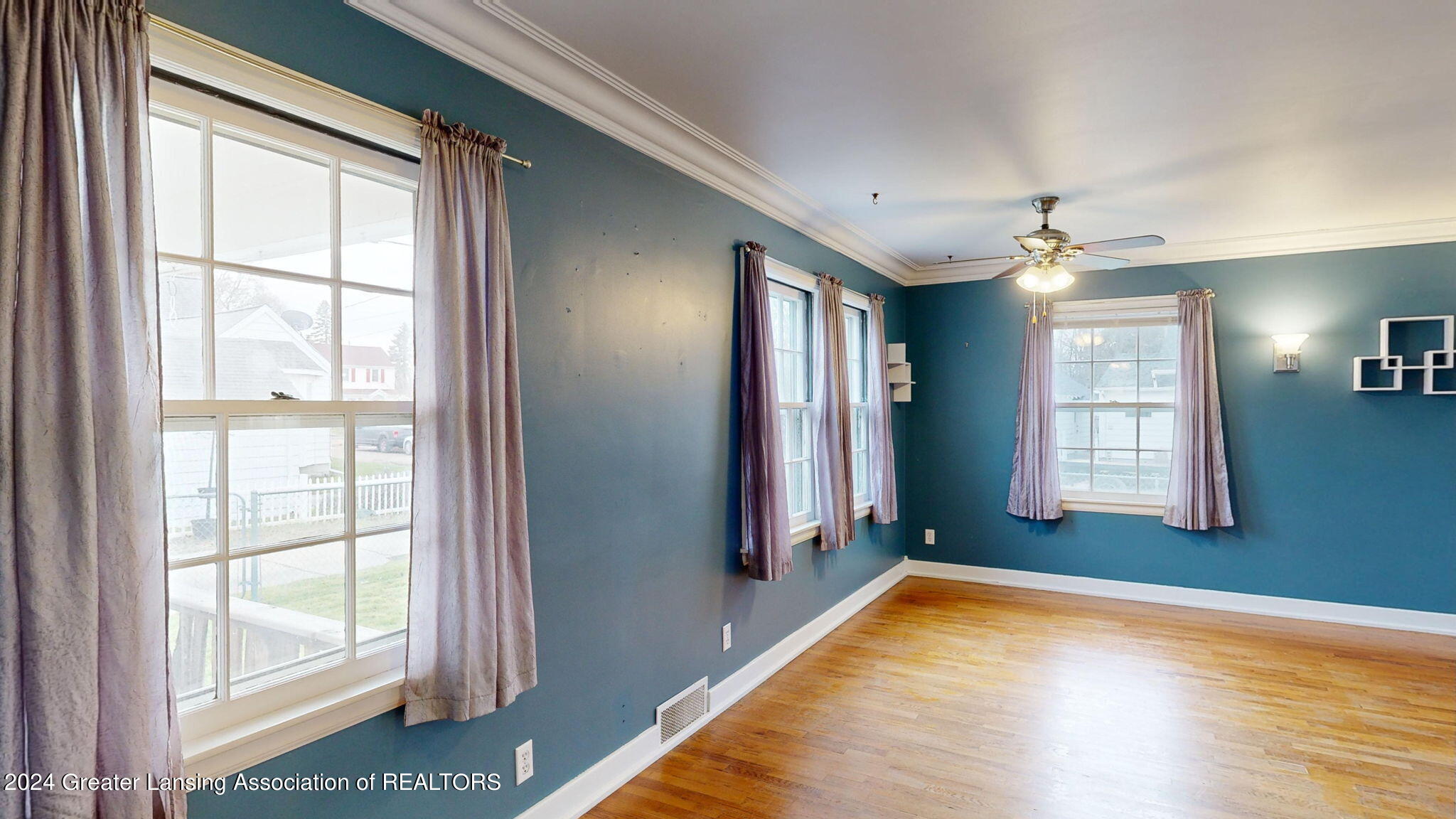 323 Kensington Road Lansing, MI 48910 - Photo 6 of 39 21-web-or-mls-323 Kensington (21)
