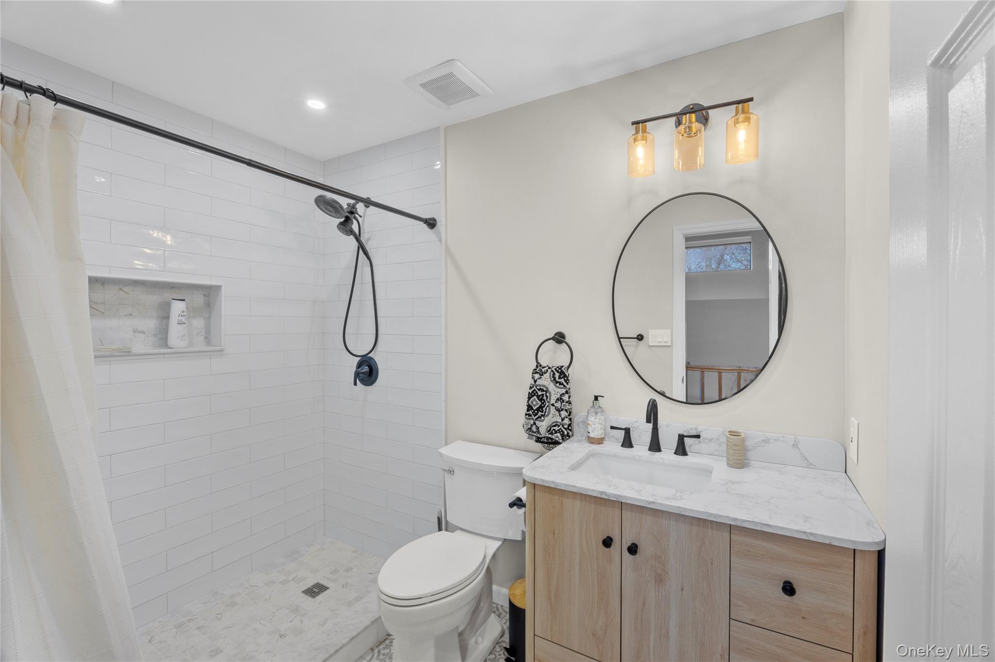 117 Scarlett Way Commack, NY 11725 - Photo 15 of 26 Updated Hallway Full Bath