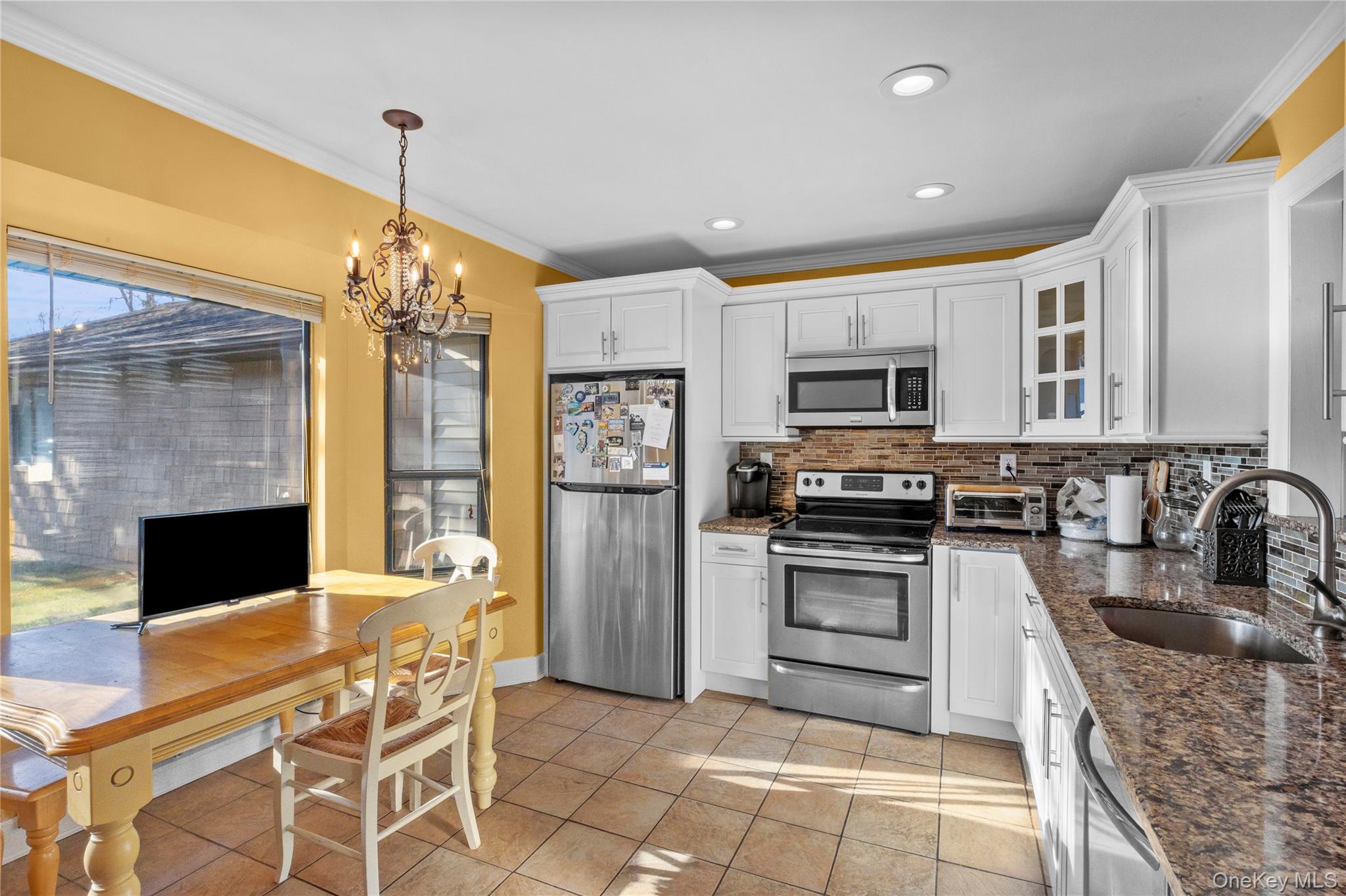 117 Scarlett Way Commack, NY 11725 - Photo 5 of 26 Eat in Kitchen