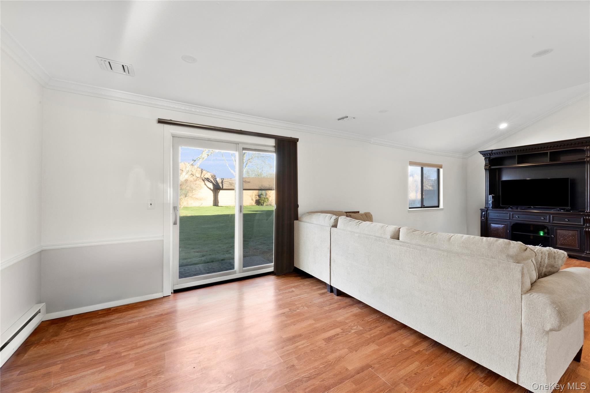 117 Scarlett Way Commack, NY 11725 - Photo 8 of 26 Large Living Room