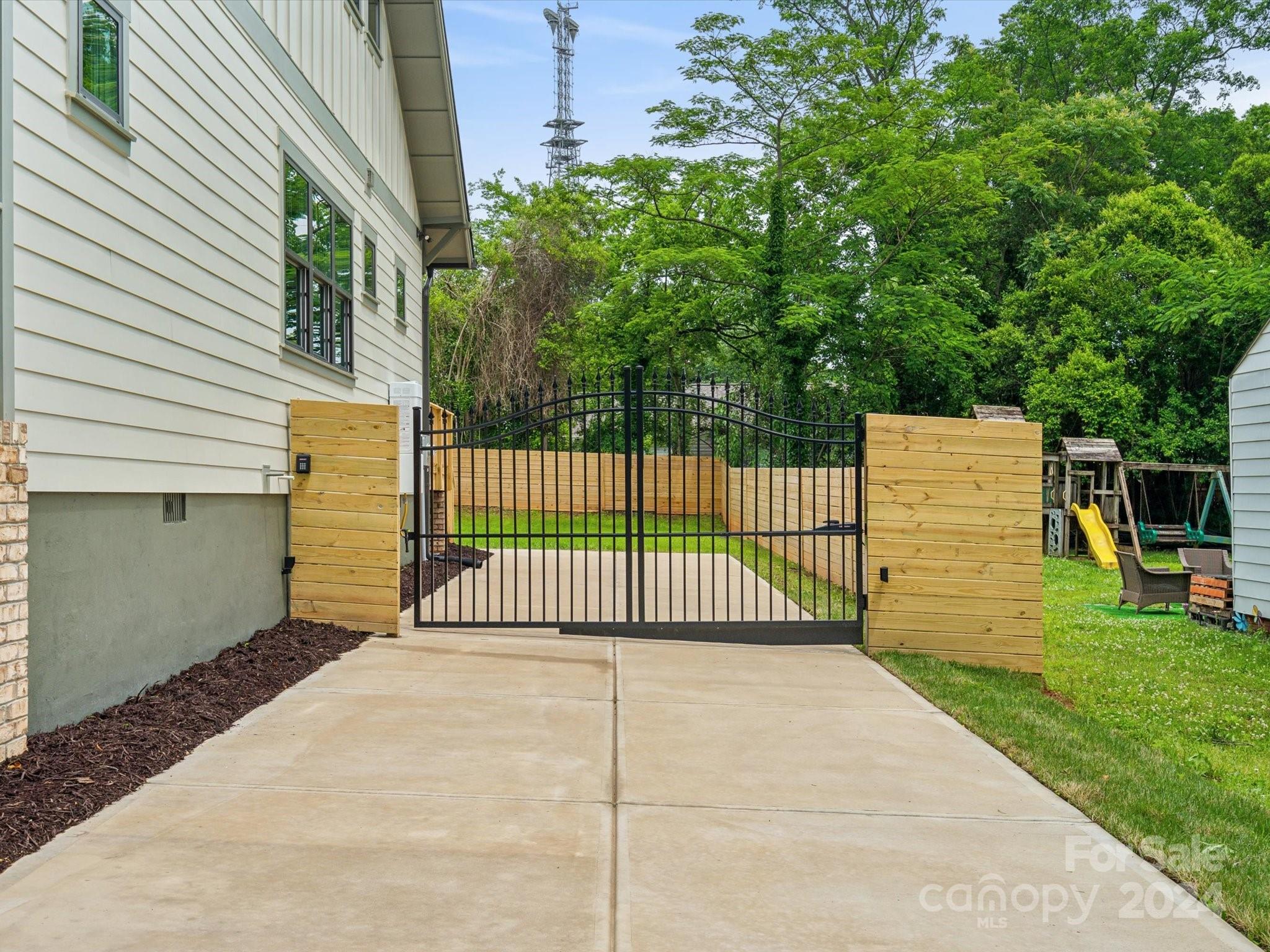 2112 Vanderbilt Road Charlotte, NC 28206 - Photo 39 of 46 Gallery Image 39