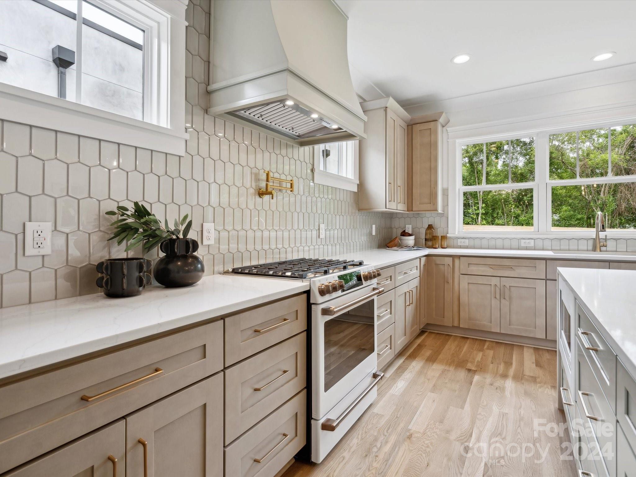 2112 Vanderbilt Road Charlotte, NC 28206 - Photo 8 of 46 Gallery Image 8